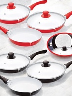 Набор посуды 13 пр. Cookware set (сковорода 22см., кастрюли 18 и 22 см. молочник 16см., 6 лопаток)